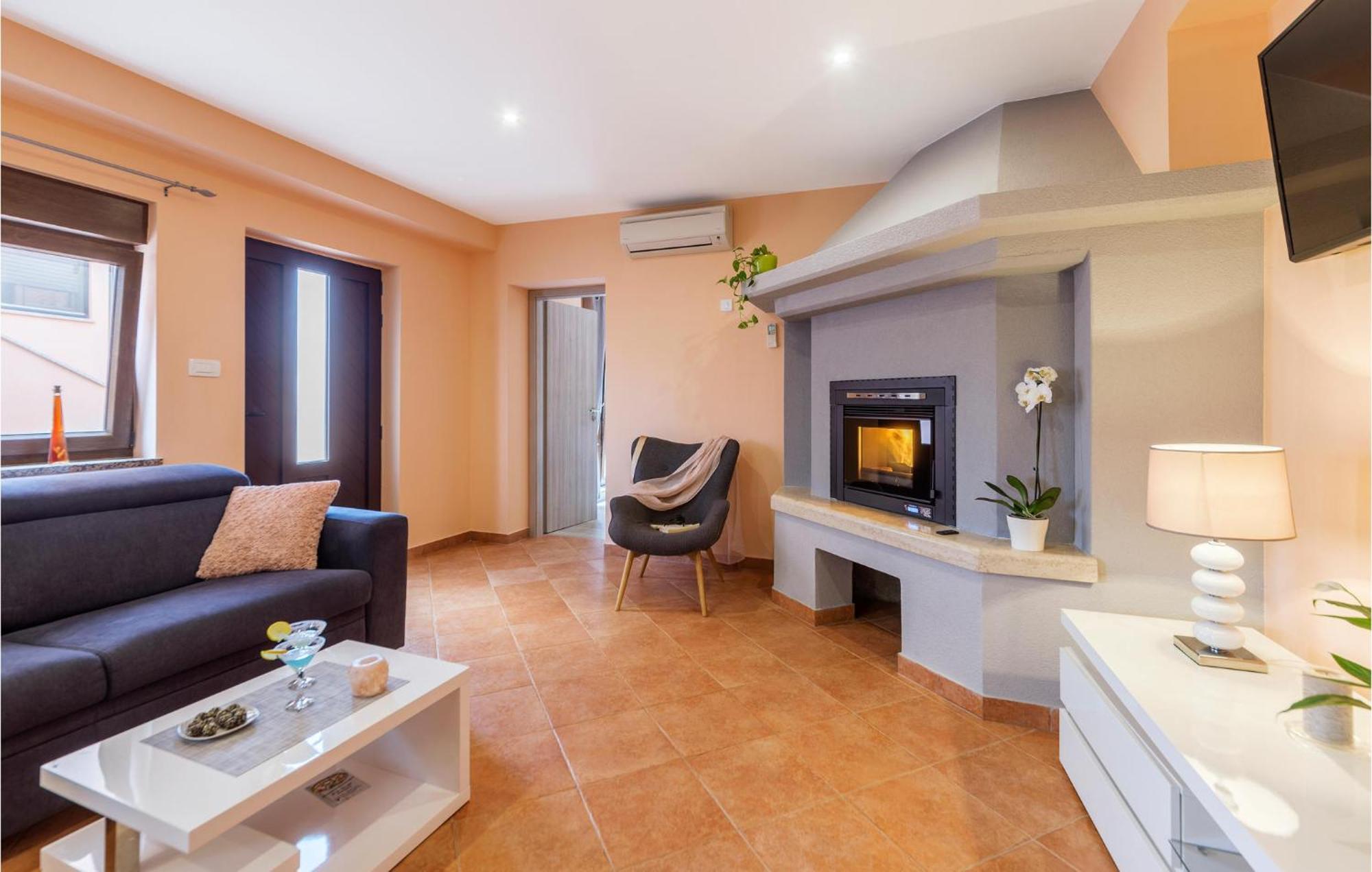 1 Bedroom Stunning Apartment In Pula Extérieur photo