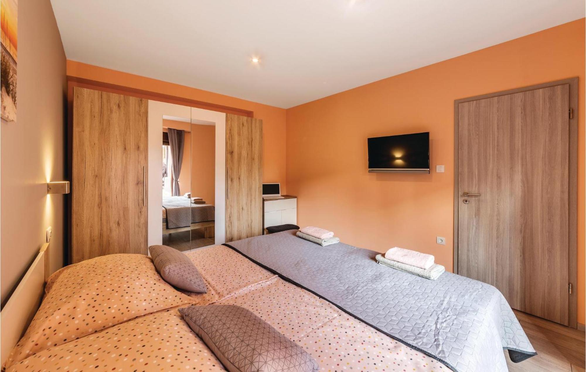 1 Bedroom Stunning Apartment In Pula Extérieur photo