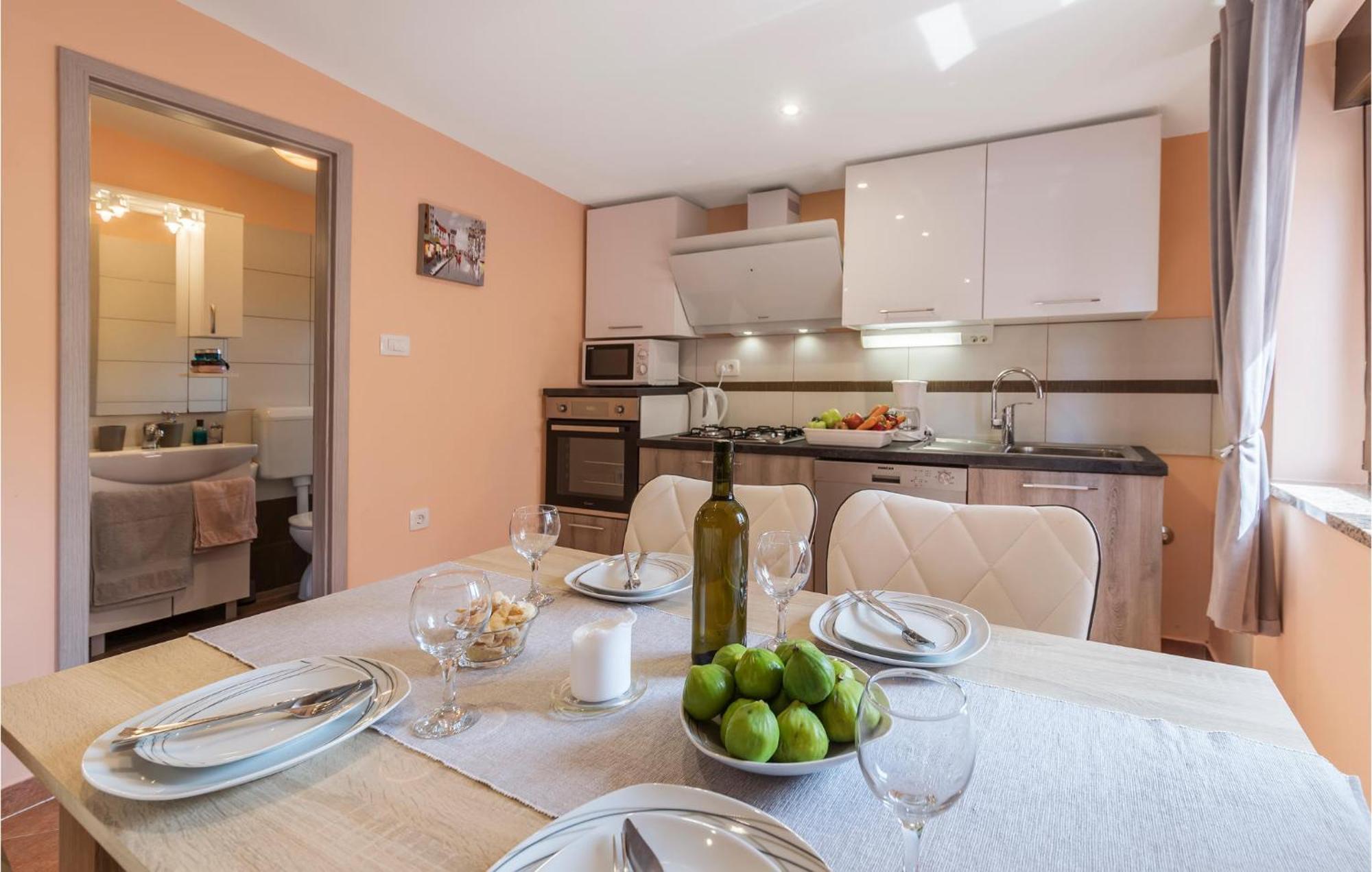 1 Bedroom Stunning Apartment In Pula Extérieur photo